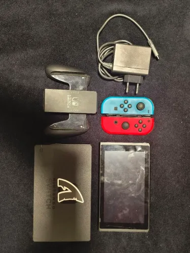 Vende se Nintendo Switch V2
