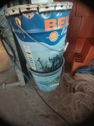 Vendo latas de tintas de 18L