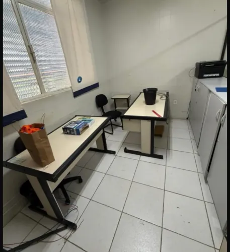 Mesa pé de ferro