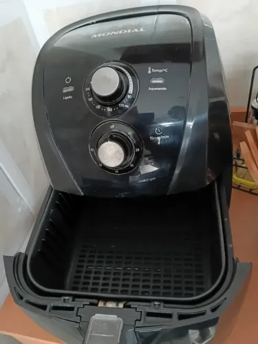 Airfryer Mondial 4l ótimo estado R$200