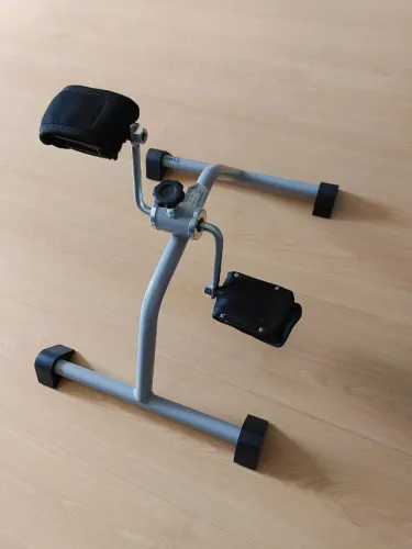 Mini bicicleta ergométrica para fisioterapia, semi-nova