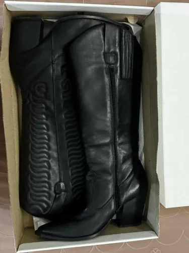 bota feminina preta bordada