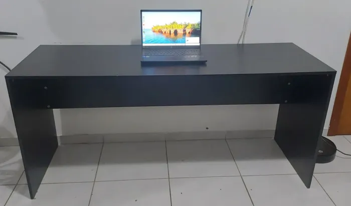 Mesa escritório preta