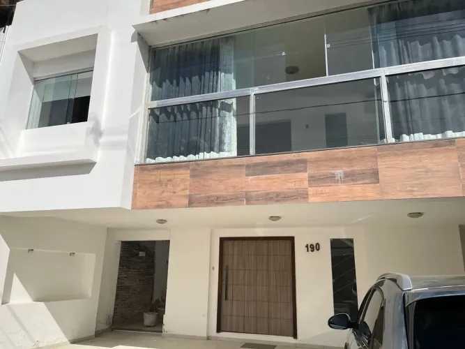 Linda Casa Para Locação no Condomínio Sol Nascente