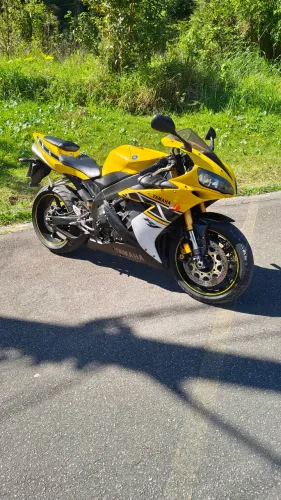 Yamaha R1 edição limitada
