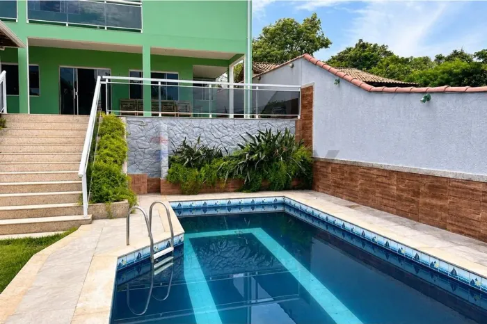 Casa Moderna com Piscina e Suítes em Búzios!