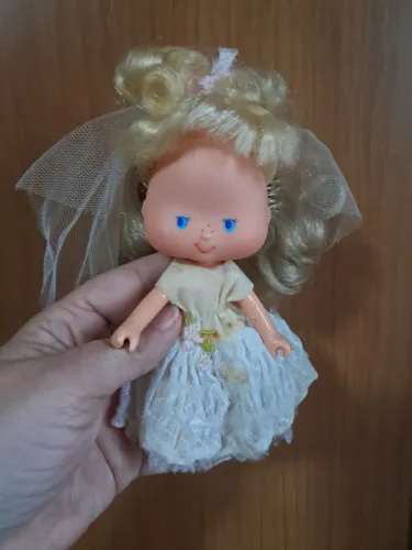 Boneca moranguinho noivinha