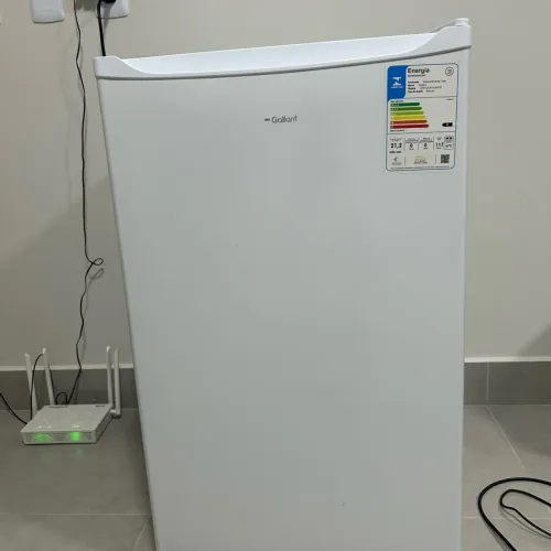 Frigobar Semi-novo apenas 1 ano de uso. ACEITO PROPOSTA DE DESCONTO