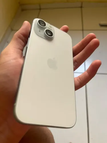 Troco ou vendo iPhone 15 totalmente original somente sem Face ID mais na garantia