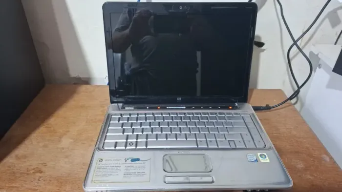 Notebook HP Pavillion Dv4-1200us com carregador original (liga mas não da tela)