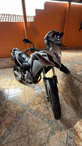 Xre 300 2020