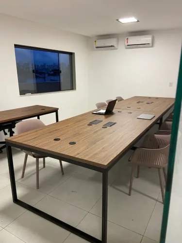 Mesa industrial para escritório