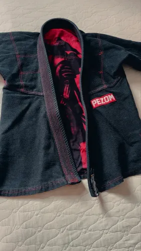 Kimono jiu jitsu trançado 100% forrado semi-novo