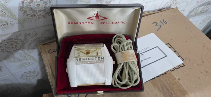 Barbeador antigo da Remington