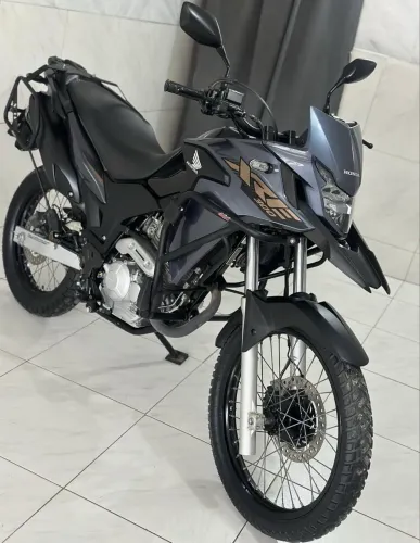 XRE 300 2023