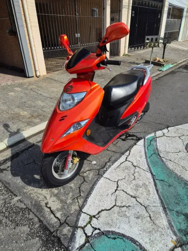 Suzuki Burgman 125 2019 - Bem Cuidada / Pneus e Manutenção Recentes