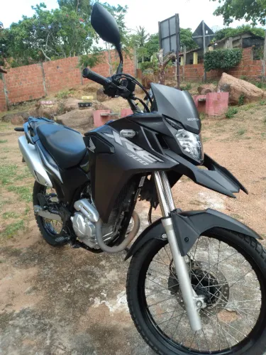Honda XRE 300cc muito conservada
