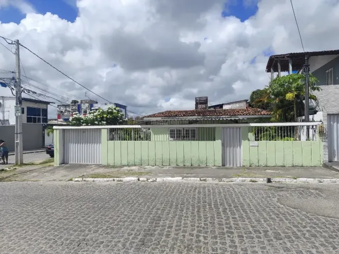 OPORTUNIDADE IMPERDIVEL CASA 390M² 4 QUARTOS 2 SUITES 4 VAGAS BEM LOCALIZADA EM JARDIM SAO