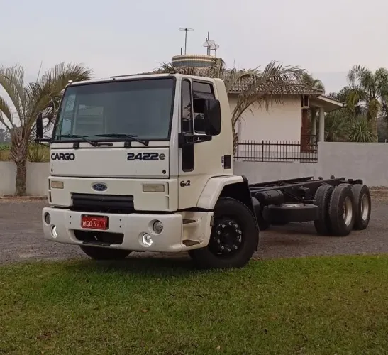 Ford cargo 2422e