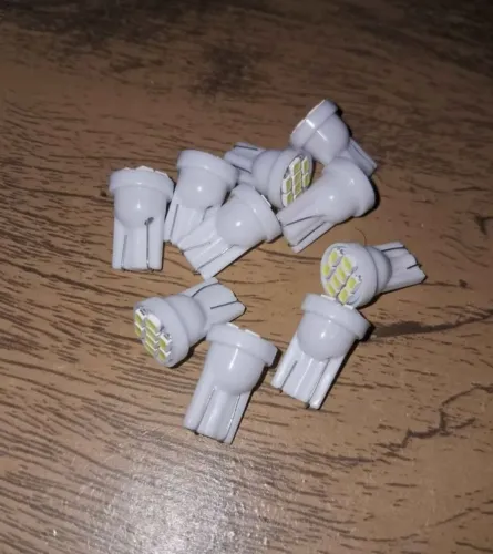 Lâmpada led t10 esmagadinha 8 leds para meia luz farol, placa, teto, ré...