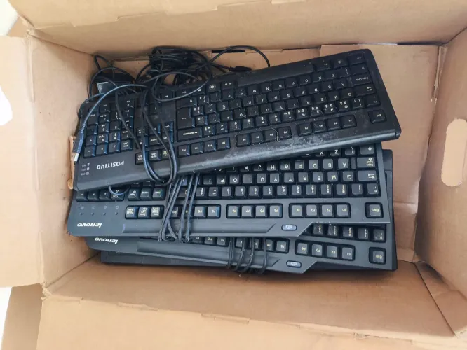 Teclado USB Seminovo ? Lenovo / Positivo ? Funcionando ? Unidade ou Lote