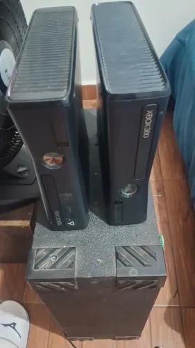 Vendo dois xbox para retirada de peças