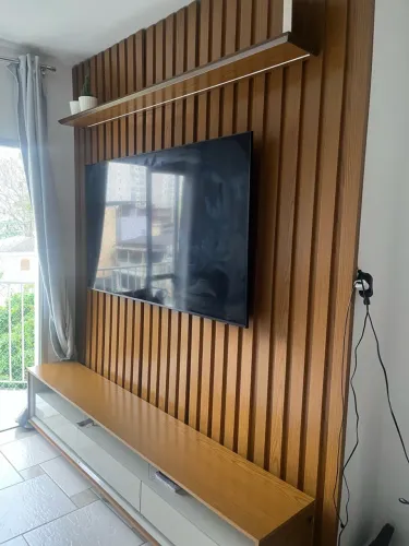 Painel de madeira ripada 