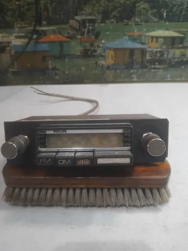 Radio automotivo Philips Am , Fm antigo funcionando.
