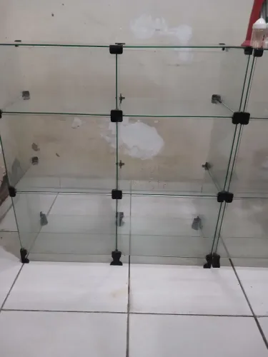 Pateleira de vidro