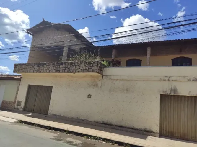 ? Vende-se excelente casa no Bairro Major Prates