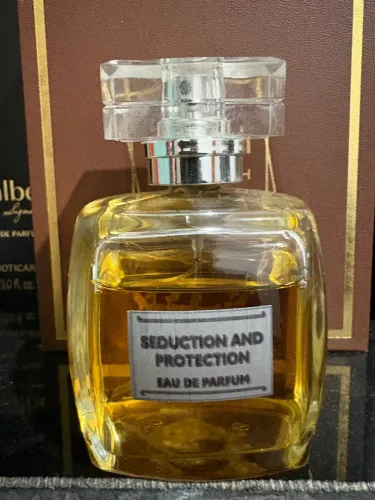 Perfume ja essence seduction and protection
