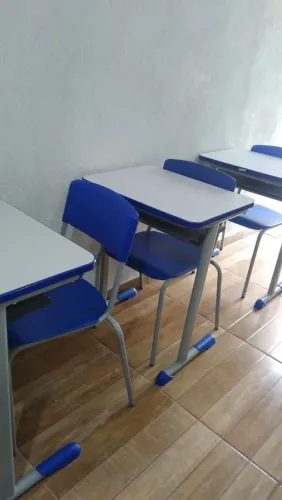 Cadeira e mesa escolar aceito propostas