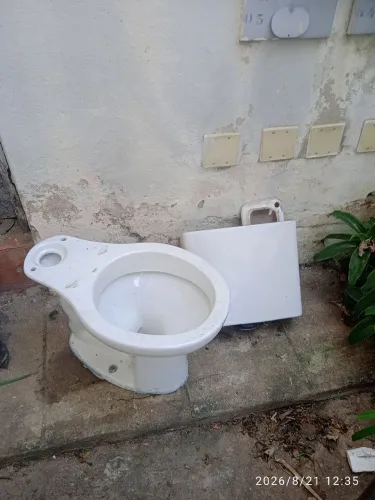 Vaso sanitário acoplado usado 