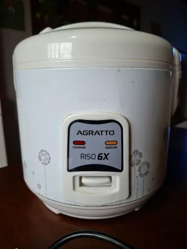 Panela Elétrica de arroz Agratto Riso6 semi nova