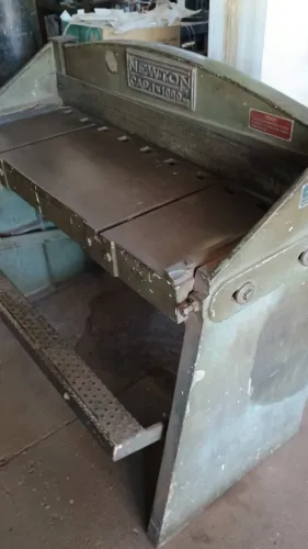 Guilhotina Newton Pedal