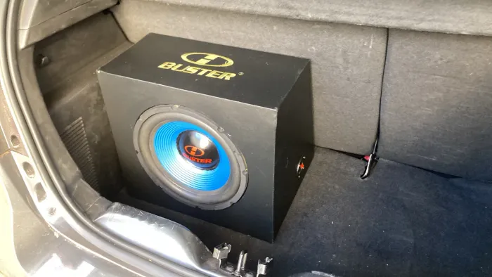 Caixa de Grave 12 polegadas BUSTER é uma Taramps 400