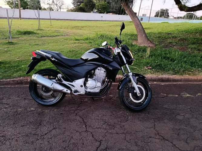 Moto em ótimo estado