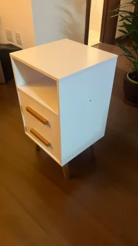 Mesa de Cabeceira