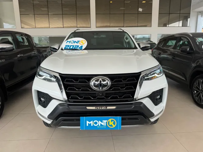 Toyota Hilux SW4 SRX 4X4 2.8 TDI 16V Dies. Aut. 2024