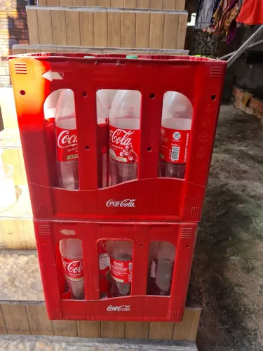 Vendo esses vasilhames da coca cola de 2 litros retornáveis