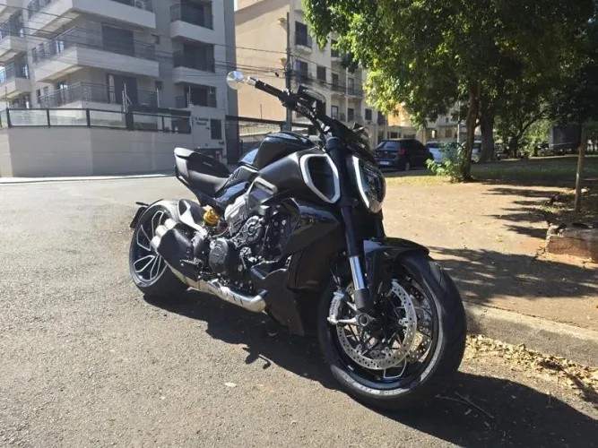 DIAVEL V4 1158