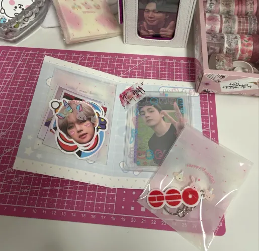 BTS V PHOTOCARD OFICIAL IN THR SOOP 