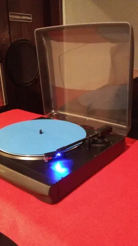 Toca disco CCE TD-950