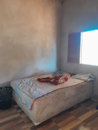 Vende-se uma casa na vila Acre 