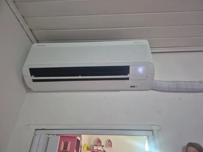 Samsung WindFree Inverter 12.000 BTUs Frio - Econômico e Silencioso