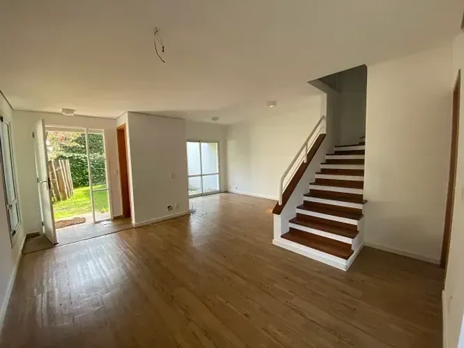 Casa 03 dormitórios com espaço gourmet em Alphaville