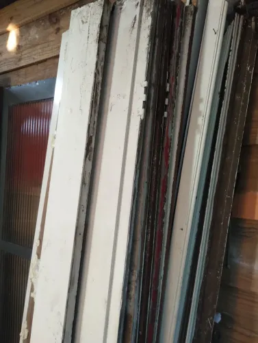 Portas laminadas de madeira imbuia boas + caixilho de imbuia, tenho várias medidas. 