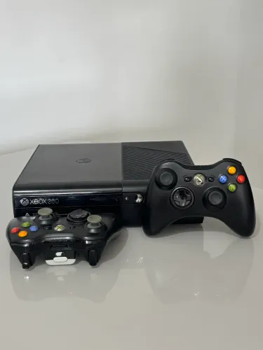 Xbox 360 Destravado com jogos 2 controles e fonte original GARANTIA