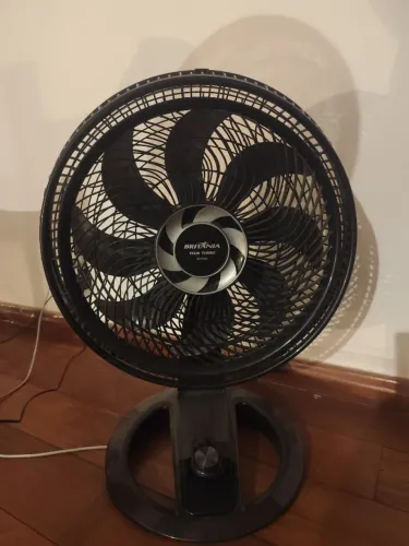 Ventilador potente 173w Britânia 8 pas