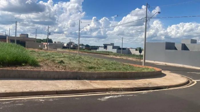 Terreno residencial em Mirassol, Bairro Miravista com 218,94m²